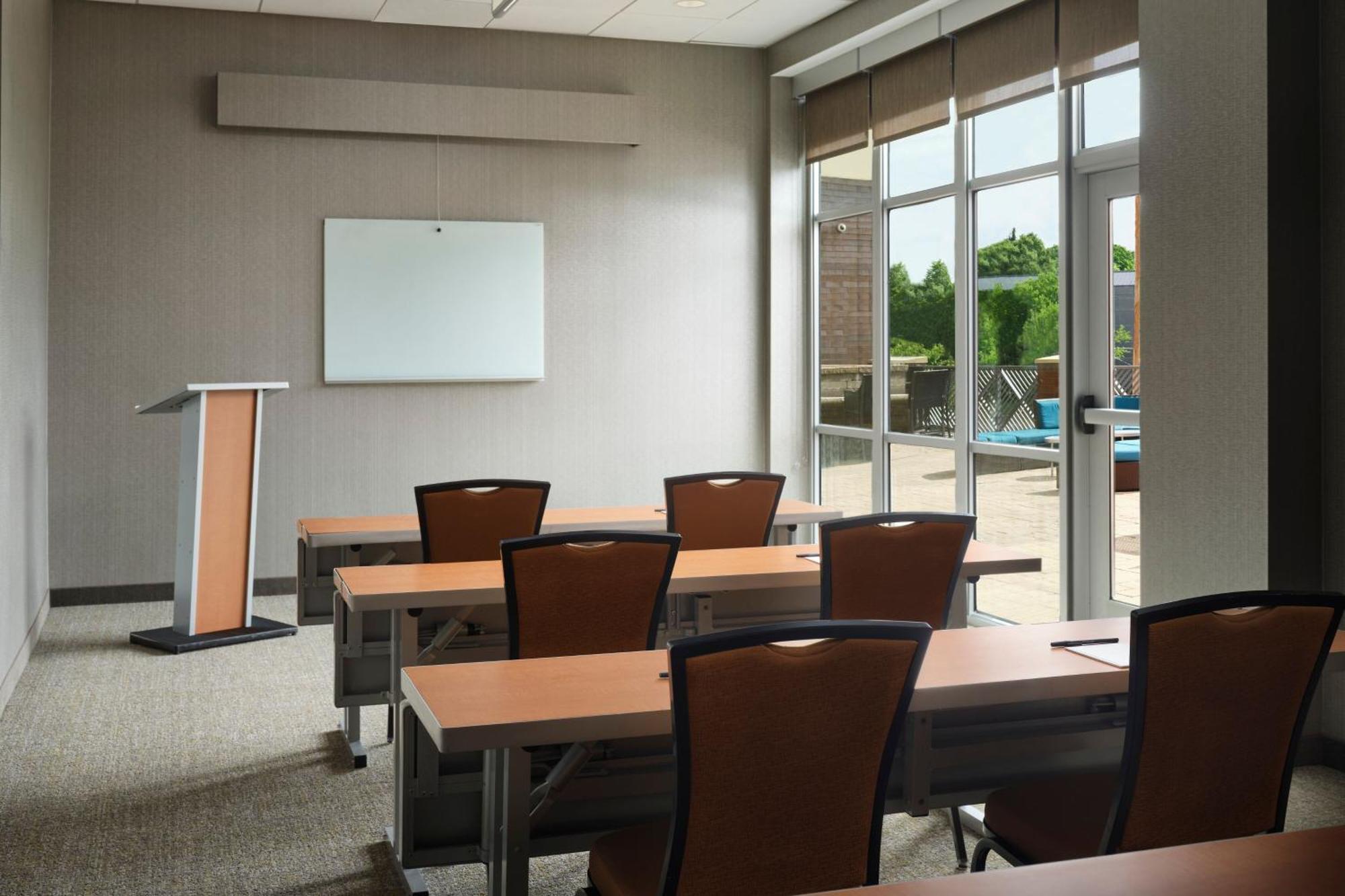 Springhill Suites By Marriott Pittsburgh Mt. Lebanon Экстерьер фото